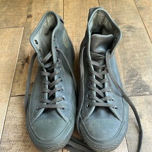 Mens Converse high top leather sneaker size 11